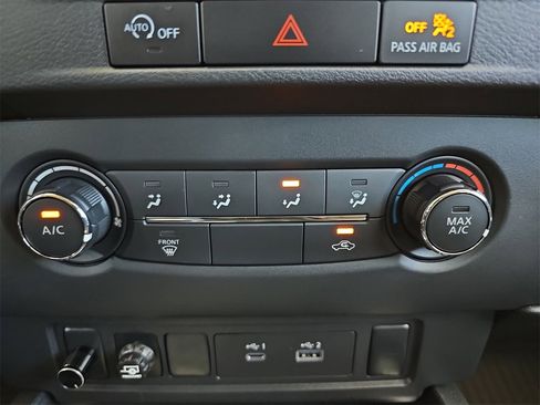 Used 2024 Nissan Frontier SV image 19