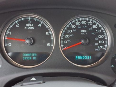 Used 2008 Chevrolet Suburban LT w/ LT Preferred Equipment Group AWD/4WD image 12
