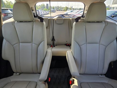 Used 2022 Subaru Ascent Limited AWD/4WD image 13