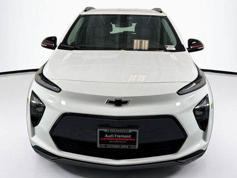 Used 2023 Chevrolet Bolt EUV LT w/ Convenience Package image 2