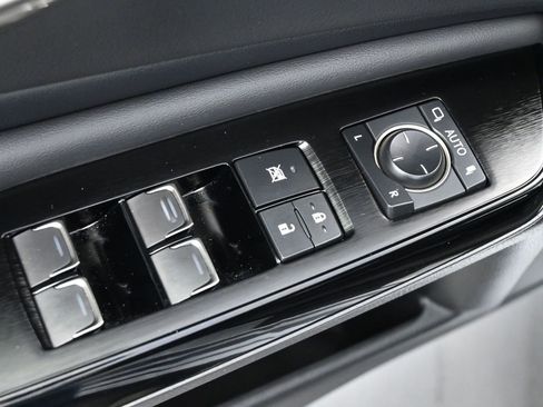 Used 2024 Lexus ES 350 w/ Premium Package image 4