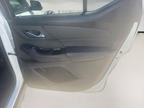 Used 2022 Chevrolet Traverse LT FWD image 28