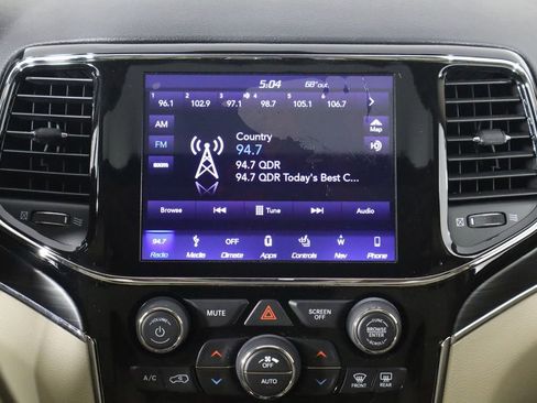 Used 2019 Jeep Grand Cherokee Limited w/ Trailer Tow Group IV image 29