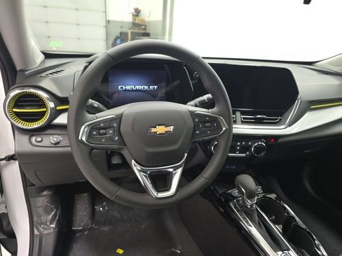 New 2026 Chevrolet Trax LT w/ Sunroof Package image 11