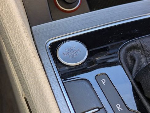 Used 2015 Volkswagen Passat 1.8T SE image 30