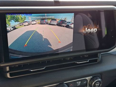 Used 2025 Jeep Wrangler Unlimited Sport AWD/4WD image 21