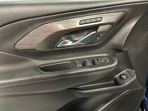Used 2022 GMC Terrain SLT w/ Elevation Edition FWD image 14