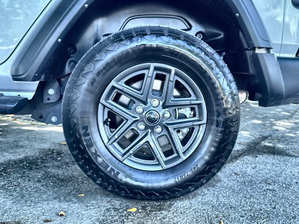 Used 2024 Jeep Wrangler Unlimited Sport AWD/4WD image 11