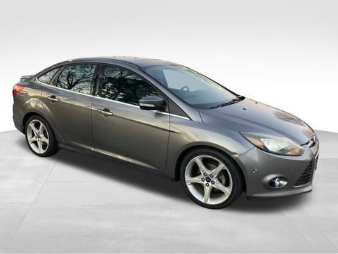 Used 2013 Ford Focus Titanium w/ Titanium Handling Pkg image 8