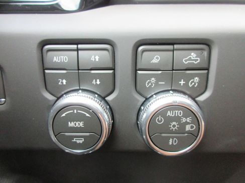 New 2026 GMC Sierra 1500 AT4X w/ LPO, Black Badging Package AWD/4WD image 17