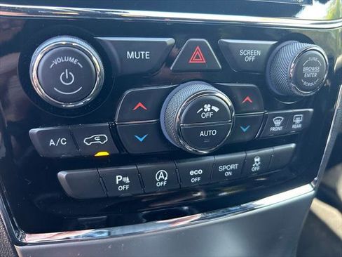 Certified 2019 Jeep Grand Cherokee Altitude AWD/4WD image 26