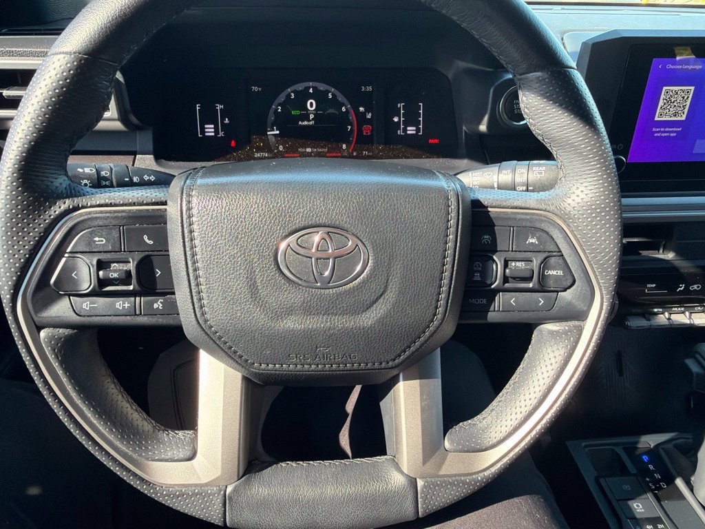 Used 2025 Toyota 4Runner SR5 AWD/4WD image 16
