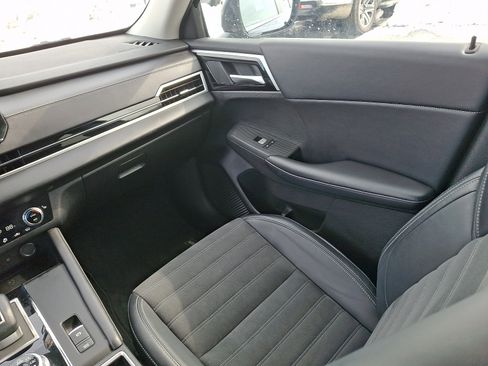 Used 2024 Mitsubishi Outlander SE image 12