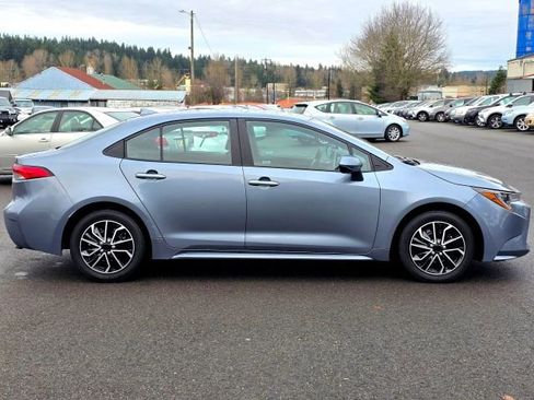 Used 2020 Toyota Corolla LE image 8