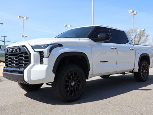Used 2024 Toyota Tundra Limited w/ Nightshade Package AWD/4WD image 9