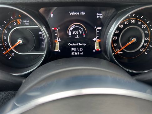 Used 2018 Jeep Wrangler Unlimited Sahara image 13