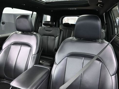 Used 2024 Jeep Grand Cherokee L Limited w/ Luxury Tech Group II image 18