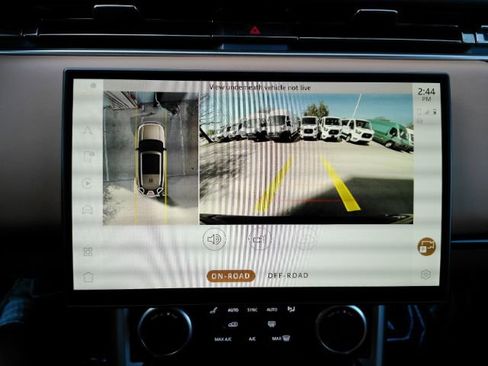 Used 2023 Land Rover Range Rover Long Wheelbase SE image 8