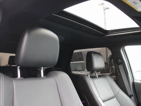 Used 2022 Dodge Durango GT image 35