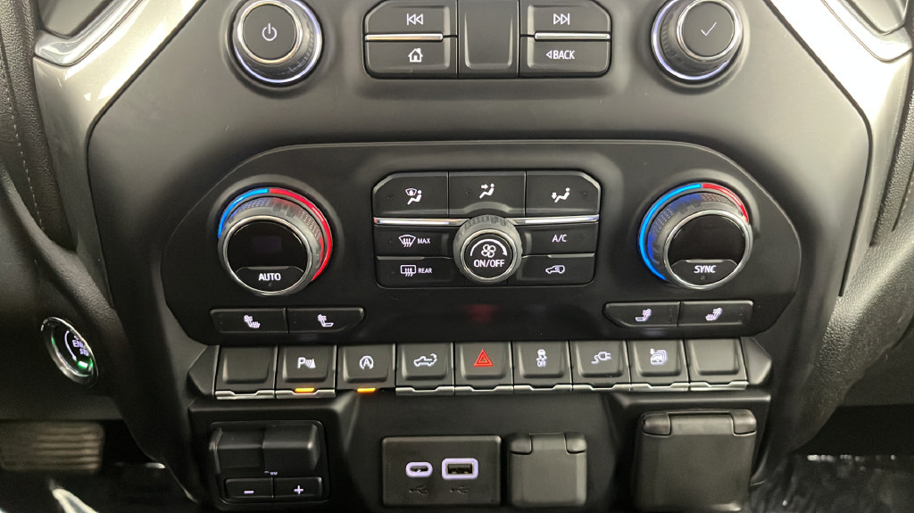 Used 2020 Chevrolet Silverado 1500 RST w/ True North Edition AWD/4WD image 34