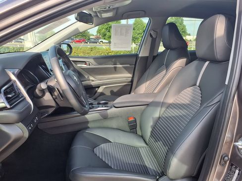 Used 2024 Toyota Camry SE FWD image 15