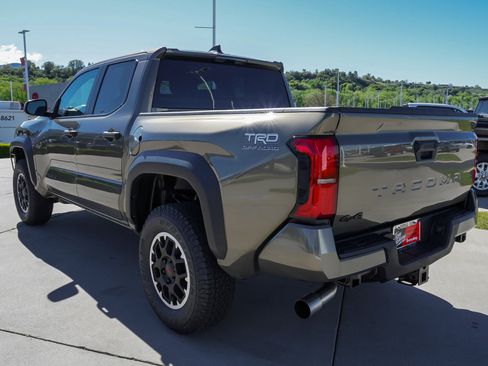 Certified 2026 Toyota Tacoma TRD Off-Road AWD/4WD image 6