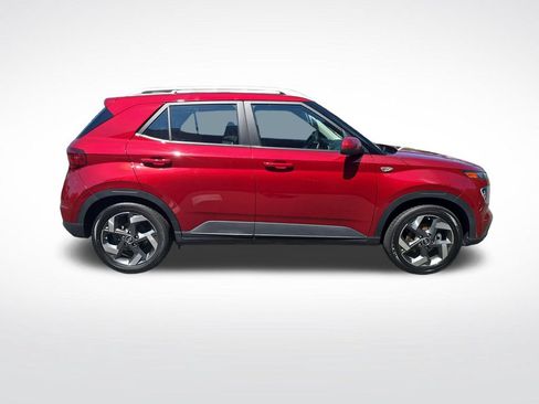 Certified 2024 Hyundai Venue Limited FWD image 8