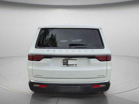 Used 2022 Jeep Wagoneer Series III w/ Flexible Seating Group AWD/4WD image 5