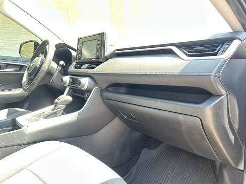 Used 2020 Toyota RAV4 XLE FWD image 13
