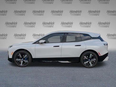 Used 2024 BMW iX xDrive50 w/ Premium Package AWD/4WD image 10