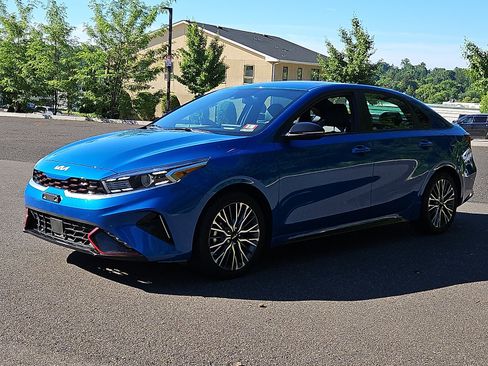 Used 2023 Kia Forte GT-Line w/ GT-Line Premium Package FWD image 3