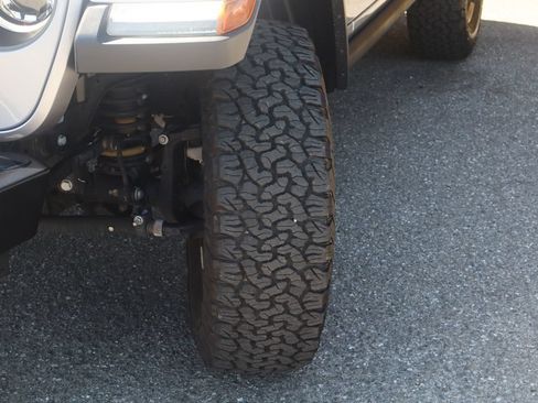 Used 2018 Jeep Wrangler Unlimited Rubicon w/ LED Lighting Group AWD/4WD image 49