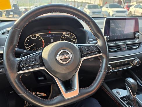 Used 2024 Nissan Altima 2.5 SR FWD image 15