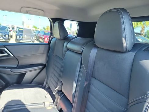 Used 2024 Mitsubishi Outlander SE AWD/4WD image 13
