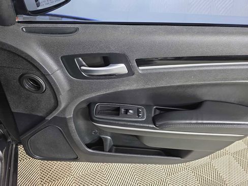 Used 2023 Chrysler 300 Touring image 29