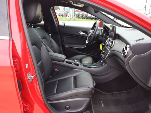 Used 2020 Mercedes-Benz GLA 250 image 12