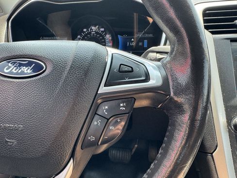 Used 2015 Ford Fusion SE w/ Equipment Group 202A FWD image 19