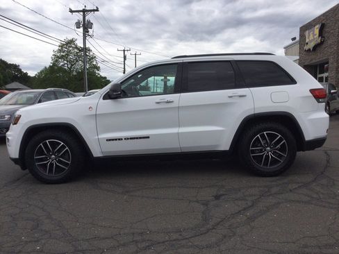 Used 2017 Jeep Grand Cherokee Trailhawk AWD/4WD image 11