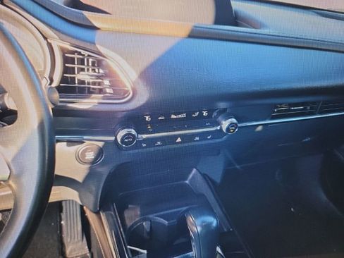 Used 2023 MAZDA CX-30 AWD 2.5 S w/ Premium Package image 7