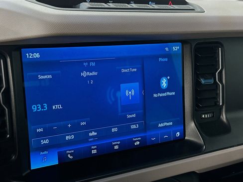 Used 2023 Ford Bronco Wildtrak image 21