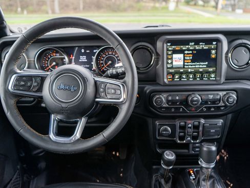 Used 2022 Jeep Wrangler Unlimited Sahara image 13