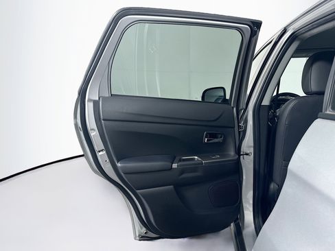 Used 2024 Mitsubishi Outlander Sport SE image 25