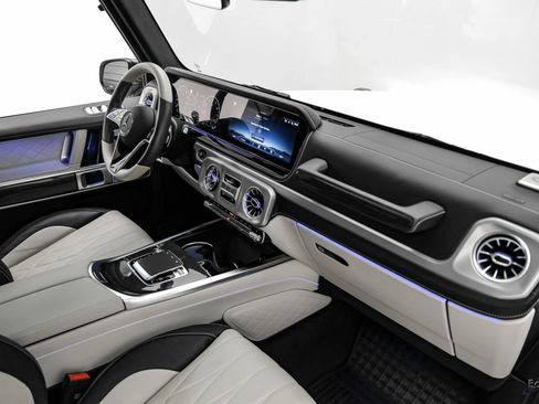 Used 2025 Mercedes-Benz G 550 image 45
