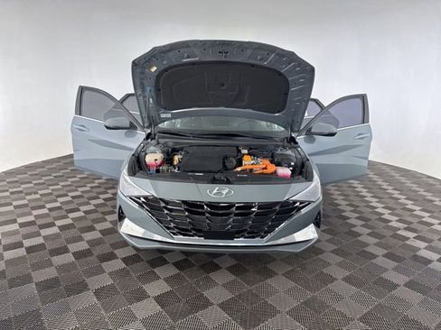 Used 2021 Hyundai Elantra Limited FWD image 11