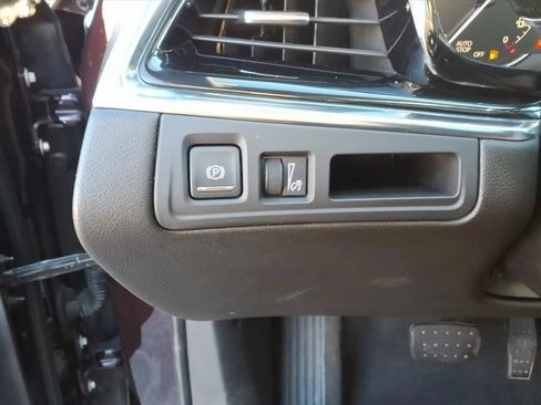 Used 2021 Cadillac XT6 Premium Luxury image 28