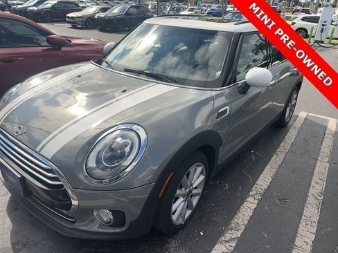 Used 2019 MINI Cooper Clubman Signature w/ Premium Package image 3