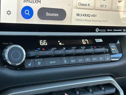 Used 2024 Toyota Tundra Limited image 20