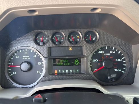 Used 2010 Ford F250 Lariat image 18