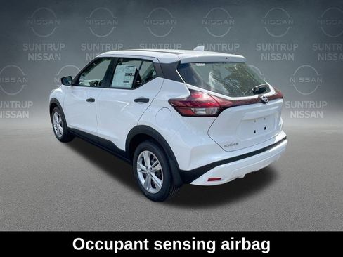 Used 2025 Nissan Kicks Play S FWD image 14