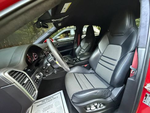 Used 2021 Porsche Cayenne GTS AWD/4WD image 22